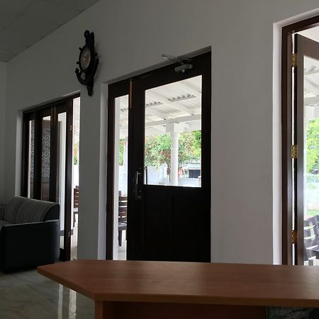 Lavonka Tourist Rest Hotel Anuradhapura Exterior photo
