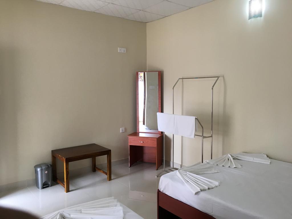 Lavonka Tourist Rest Hotel Anuradhapura Exterior photo
