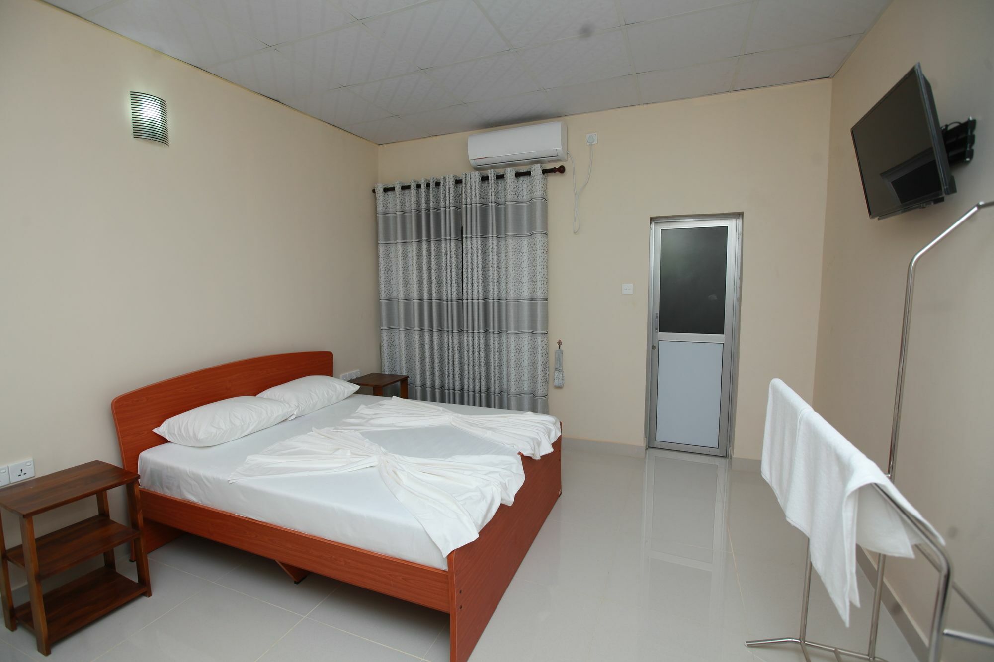 Lavonka Tourist Rest Hotel Anuradhapura Exterior photo