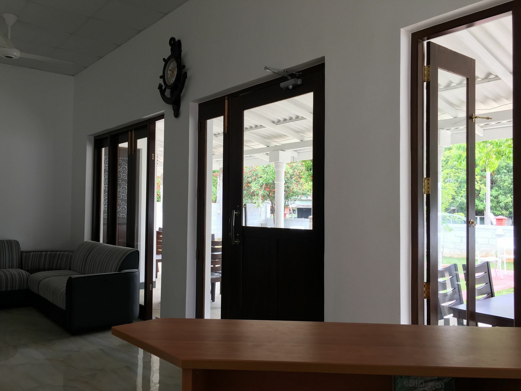 Lavonka Tourist Rest Hotel Anuradhapura Exterior photo