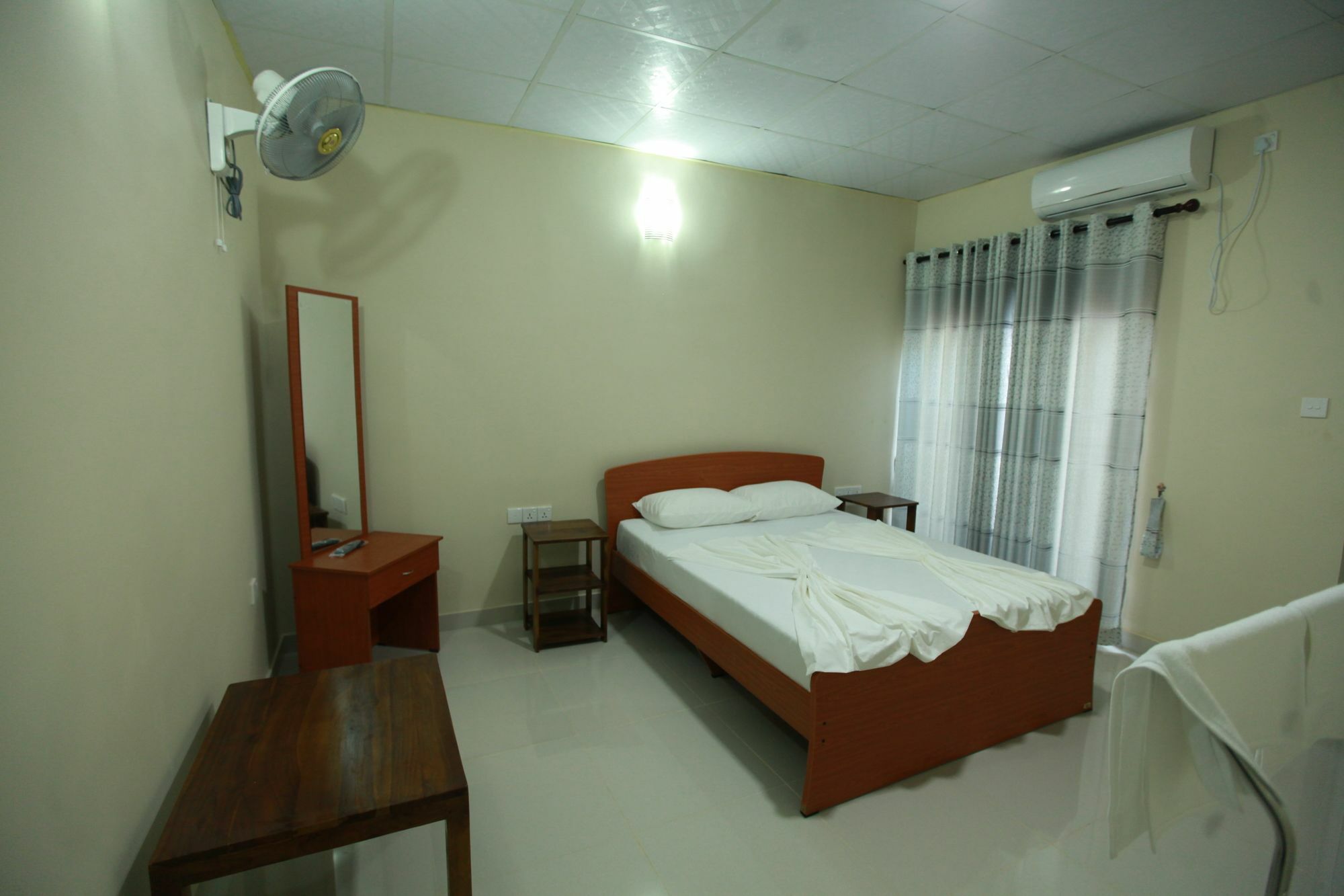 Lavonka Tourist Rest Hotel Anuradhapura Exterior photo