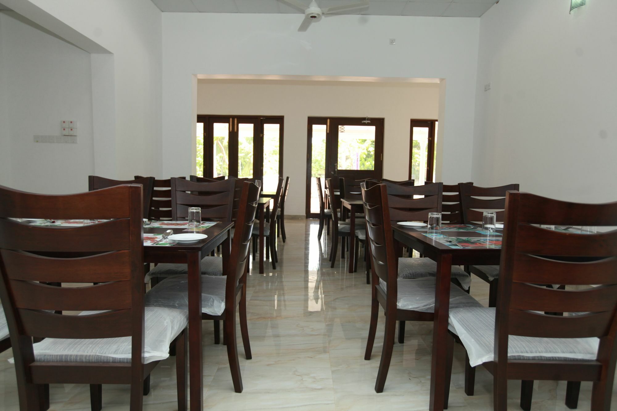 Lavonka Tourist Rest Hotel Anuradhapura Exterior photo